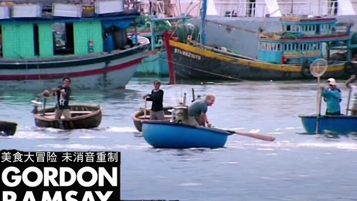 【Food Adventure】Vietnamese Boatman Gordon Ramsay Rows a Boat to Catch Squid #YYY Translation Team#