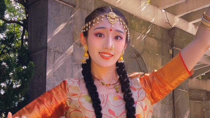 【Tarian India】Bunga bulan sebagai tusuk konde, dupa cendana sebagai kerudung; senar hati bergetar, m