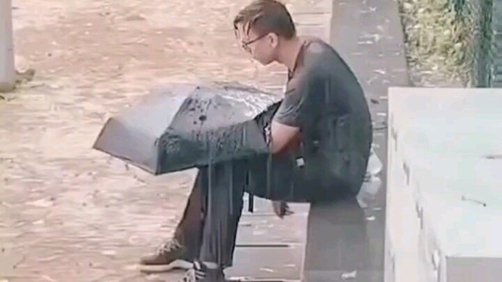 การรักผู้อื่น จงรักอย่างพอดีเหมาะสม ส่วนการรักตัวเอง จงทุ่มเทเต็มที่