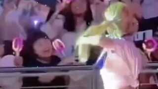 ฉากอันโด่งดังของซานะ มินาโตะซากิ ซายากะ 🤩