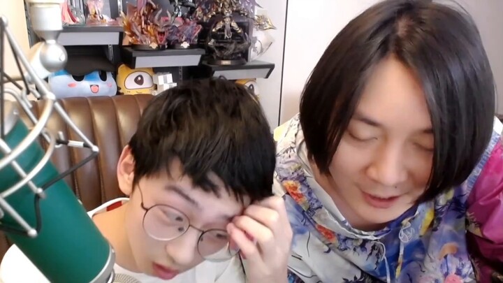 King of Glory Master, XYG Jiuyue and Douzi came to the live broadcast room to accept the soul-search
