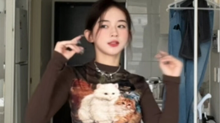 好喜欢这个小猫衣服跟我的发型很搭喔