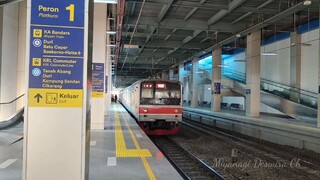 Menggunakan KRL Commuter Line dari Stasiun BNI City