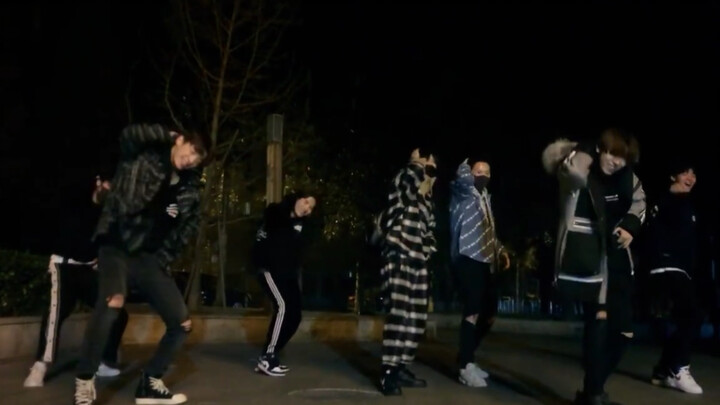 〖姚琛〗悟空b团建了，姚老师背着小书包懵懵的好可爱