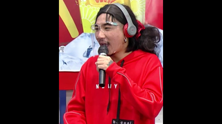 นี่มันดีเจสาวชื่อดัง