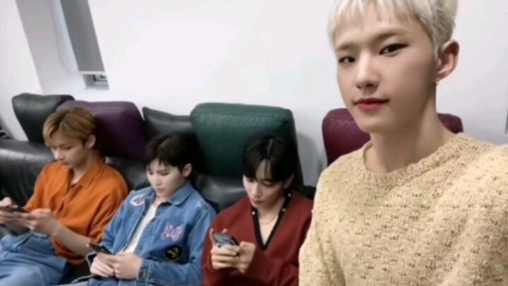 【SEVENTEEN】Sẵn sàng đồng hành cùng những người bạn kỳ lạ của đội mình