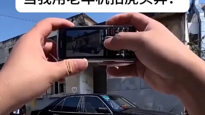 Khi tôi dùng điện thoại cục gạch quay Hổ Đầu Bôn