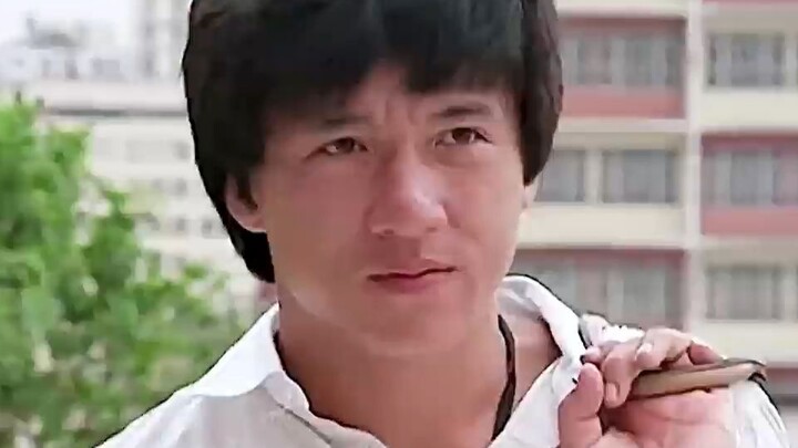 Jackie Chan whistles to flirt with his girlfriend, but ends up angering Yuen Biao—now this is going 