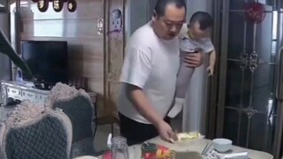 عندما تساعدني أمي في أداء واجباتي المدرسية، فإن أي شيء يحتوي على نفس هو خطأ.