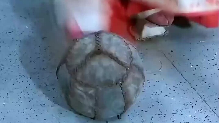 Same ball hit—but Qing’er and Xinrong react completely differently!