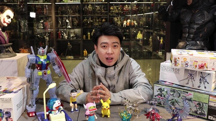 What is the difference between Bandai's blue label and red label?