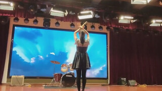 校园歌手大赛总决赛 初二女生全开麦唱跳SNH48【Dream is power】！台下call声太给力啦！