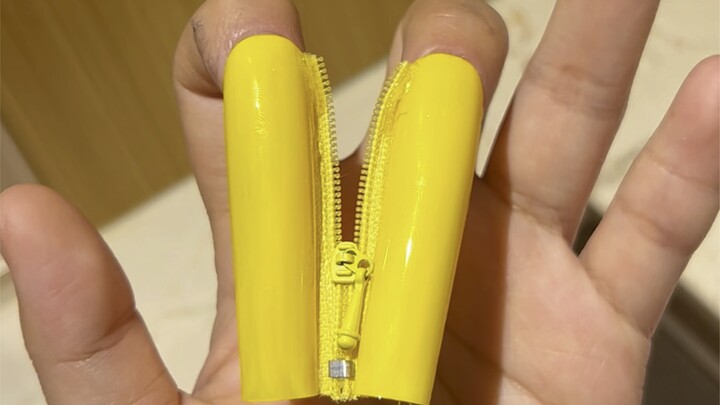 Princess, let’s get a manicure!