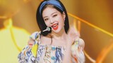 Penampilan BLACKPINK di panggung Forever Young dengan ganti kostum