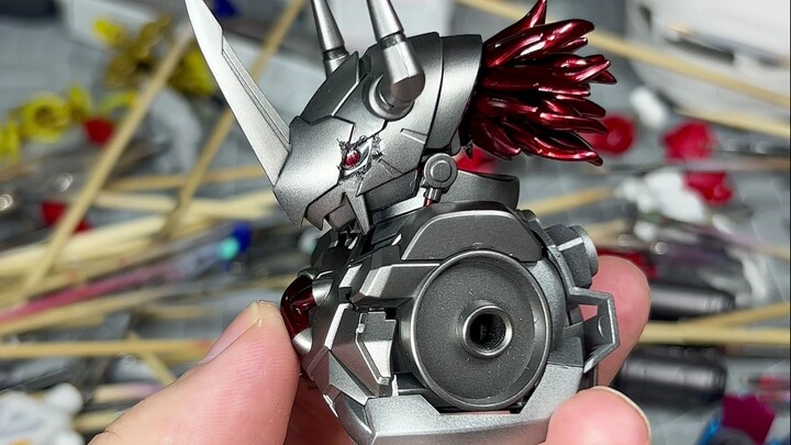 Bandai FRS đã lắp ráp Battle Greymon, nhưng với màu sắc của quái thú rồng vô hạn