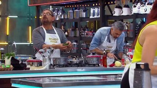 Capítulo 39 Seguir instrucciones para evitar delantales negros   TEMP. 07   MAS