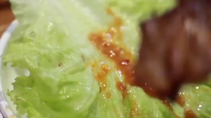 Eats grilled meat sandwiches with lettuce, and an elderly woman’s heart is covered in cysts: it turn
