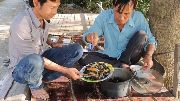 Ra Ao Đặt Trúm Lươn Và Cái Kết Lươn Ươm Lá Cách Món Ngon Dân Dã Của Người Miền Tây