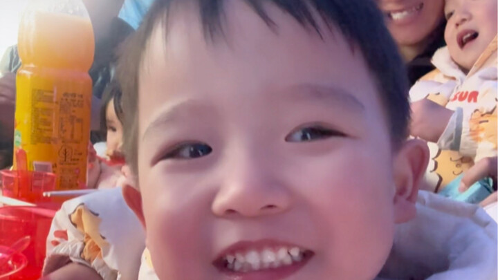 Đi ăn đám cưới mà suýt bị anh trai tôi báo cảnh sát bắt đi…