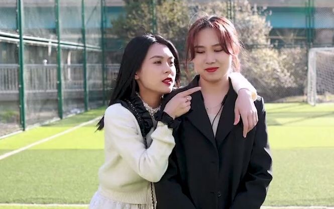 Những ai chưa có bạn trai thì có nên nghĩ đến việc đổi bạn thân không??