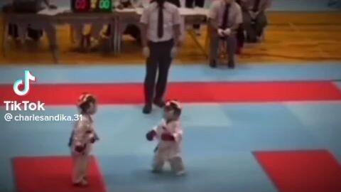 yang penting maju aja dulu urusan kalah atau menang nanti 🤣