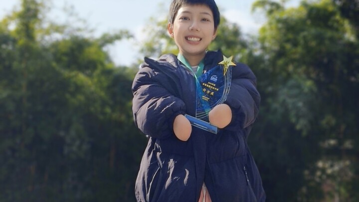 Even though I'm just a tiny me, I'm doing my absolute best to live with all my might, growing upward