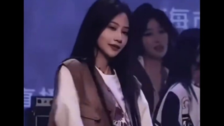 Yuan Yiqi's dance is so attractive to the same sex Date 2023.2.13 "Love Shot"