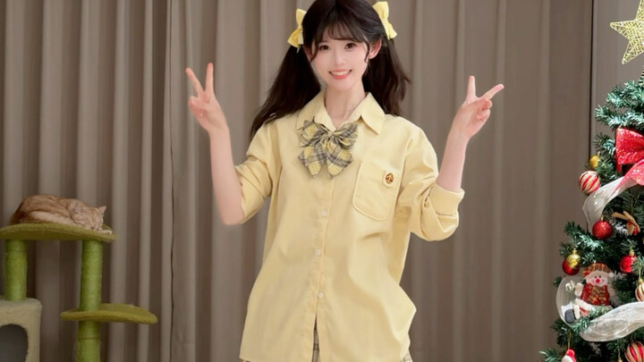 Tarian ini begitu segar dan penuh semangat muda! Coba tebak, ada berapa makhluk yang terlihat di lay