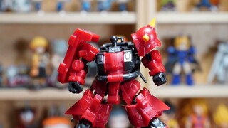 Untuk animasi stop-motion, seorang teman memberi saya Joni Letin Zaku dengan mobilitas tinggi. Saya 