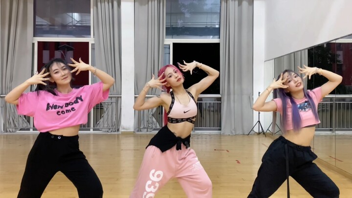 Turns小分队来双一流学校浅跳一下Itzy的Twenty