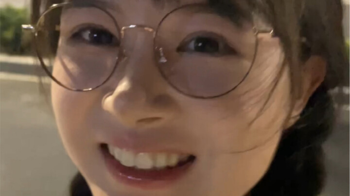 ฉันจูงมือเจ้าตัวงี่เง่าของฉัน