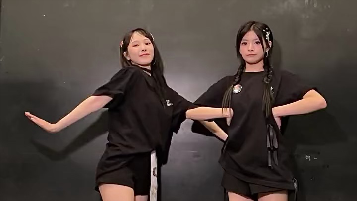 [EVERGLOW]MIA&Yiren‼️ #Pokémon Dance Challenge