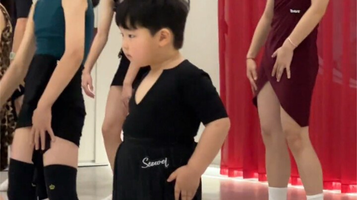 ดันเต้นลาตินกลายเป็นท่าออกกำลังกายเพื่อการฟื้นฟูของผู้สูงอายุไปซะได้!! ฮ่าๆๆ