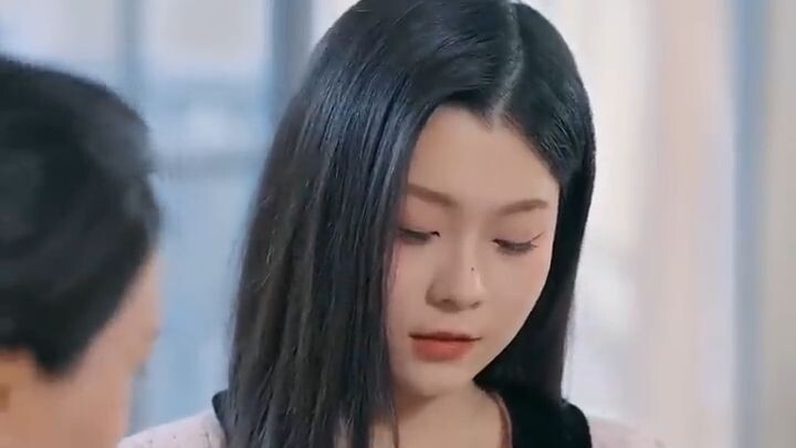 Aku jadi istri CEO super kaya, mantan suami sampai nangis gila nyari aku!