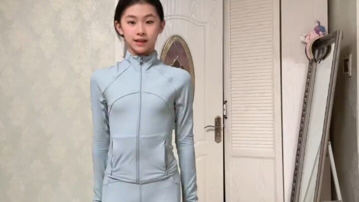 Tỷ lệ này là có thật ư? Cực phẩm vóc dáng học sinh tiểu học 503