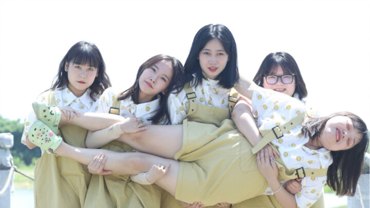 Let’s match looks with the girls this summer and hit the photoshoot!