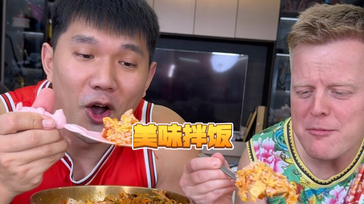 Suami bawa Kak E dan teman-temannya makan di rumah! Buat ngasih mereka makan enak, aku bikin iga bak