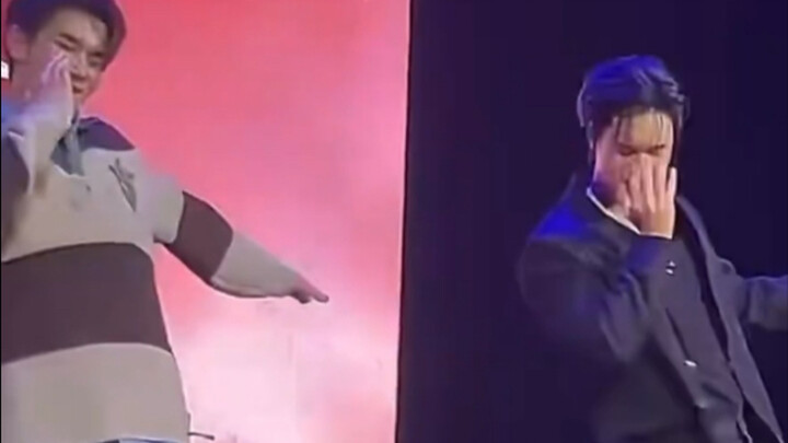 G4 dances to “Sadistic”!