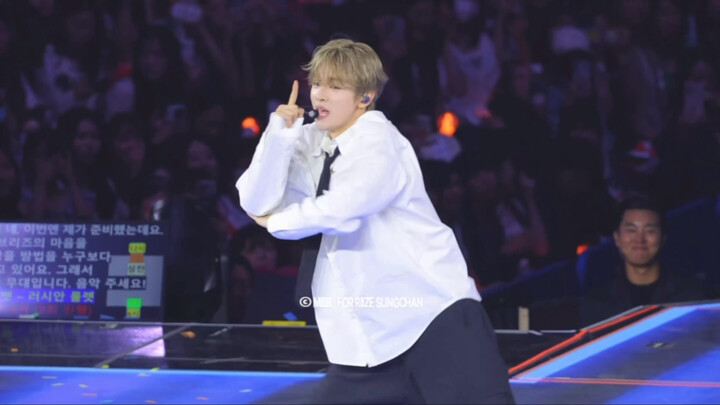 It got tens of thousands of likes overseas—when Cheng Can was dancing like a girl group member, the 