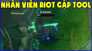 Anh nhân viên Riot gặp phải tool khi đang test lỗi game, Lần đầu thấy được điều kì lạ này