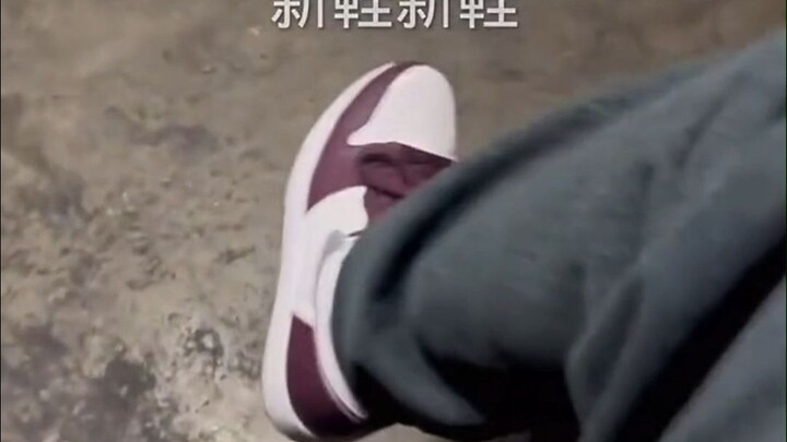 لابد من إقامة مراسم تكريس عند شراء حذاء جديد!