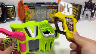 [Unboxing the 1,000-yuan Kamen Rider Lucky Bag] What does the Kamen Rider dealer's lucky bag look li