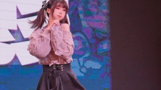 Landmine anchor girl heavily relies on the stage scene of the comic exhibition [Qingcheng]