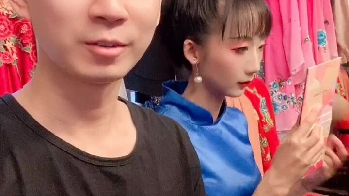 Bạn có biết tôi hạnh phúc thế nào khi ở sau cánh gà cùng các chị gái của mình không?