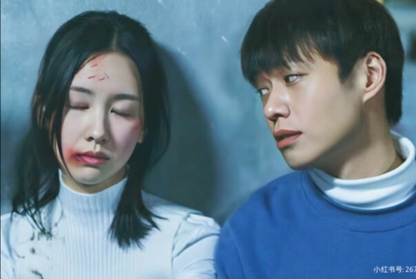 Cứu tôi với! Cô ấy phải tuyệt vọng đến mức nào mới cuối cùng buông xuôi, không còn chống cự nữa! Diễ