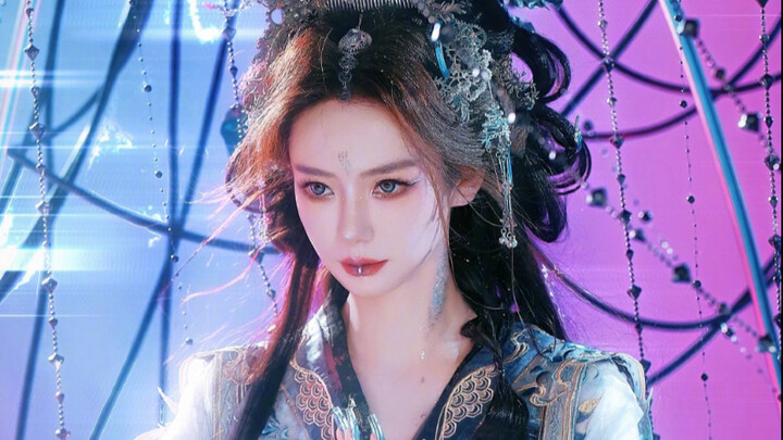 I’m asking: Does Qi Wei’s team really never hit a creative slump?! This cyber White Snake photoshoot