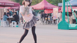 Social death scene! Senior schoolgirl transforms into idol to save the club