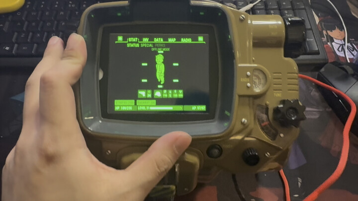 I just tested it—didn’t quite get the hang of it earlier—but this thing can actually display Fallout