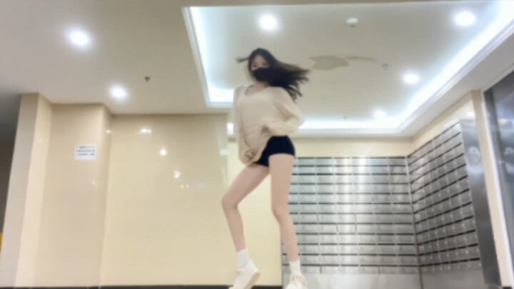 【fall in out】Such a casual, gentle, and free-feeling vibe!