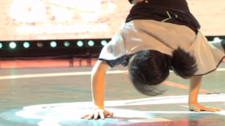 Gadis Tangguh dari Henan, Tampil Cemerlang dan Meraih Juara di Ajang Kompetisi Internasional